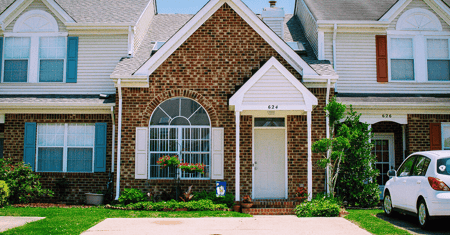 Flip squads take on foreclosed houses, try to turn profits